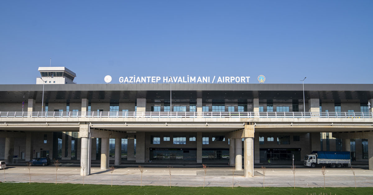 “Tanımlanamayan cisim” iddiası! Uçuşlar yeniden başladı