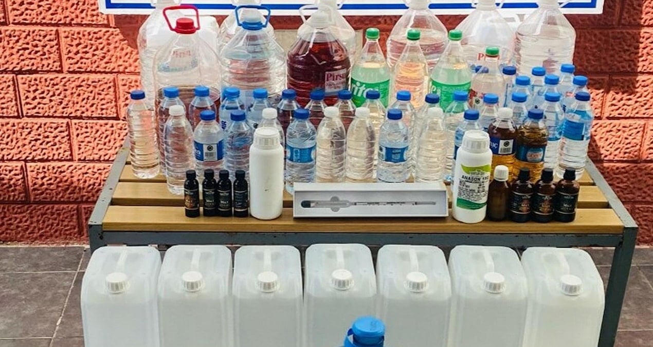 İzmir’de 8 ton kaçak alkol ele geçirildi